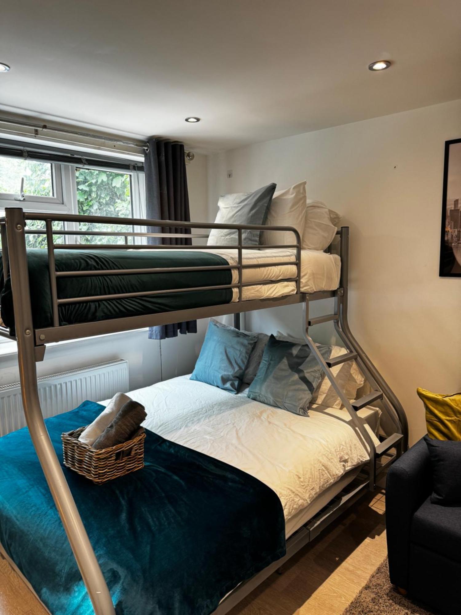 En-Suite Bedroom For Up To 4! Sofa Bed - Near Stratford Londres Exterior foto